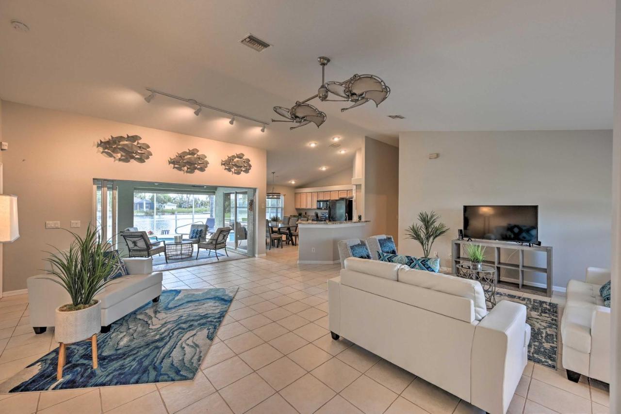 Pet-Friendly Escape With Dock And Kayaks In Cape Coral别墅 外观 照片